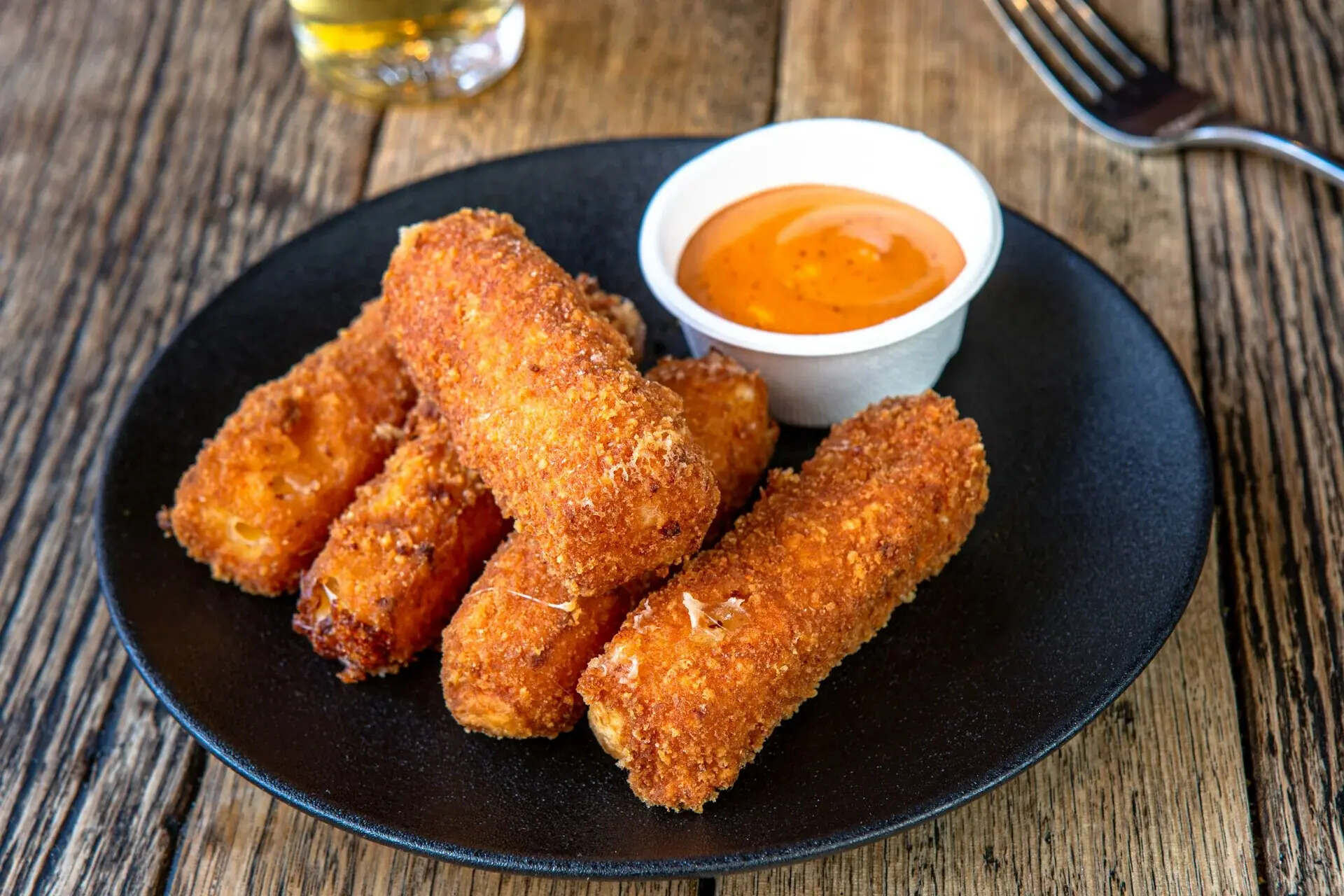 crab-rangoon-mozzarella-sticks-recipe